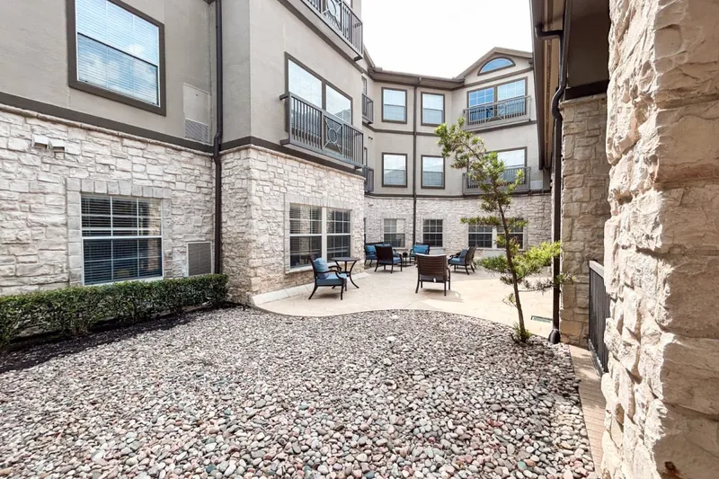 The Reserve at North Dallas photo 9