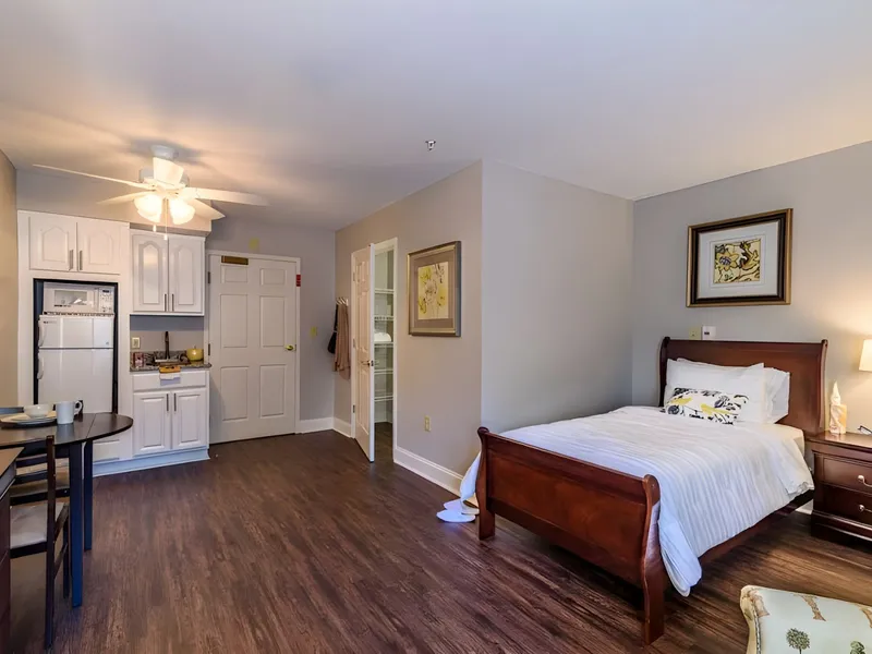 The Retreat at Sandy Springs photo 8