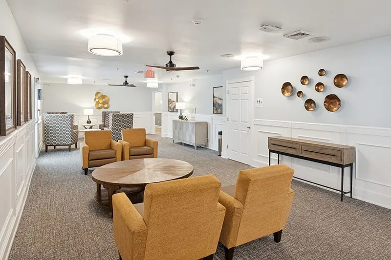 Tiffany Court at Kingston photo 3