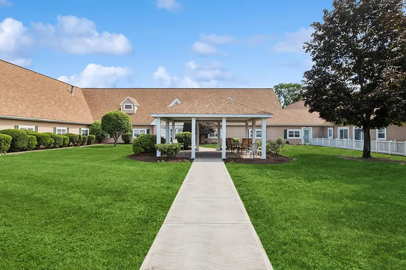 Tiffany Court at Kingston photo 4