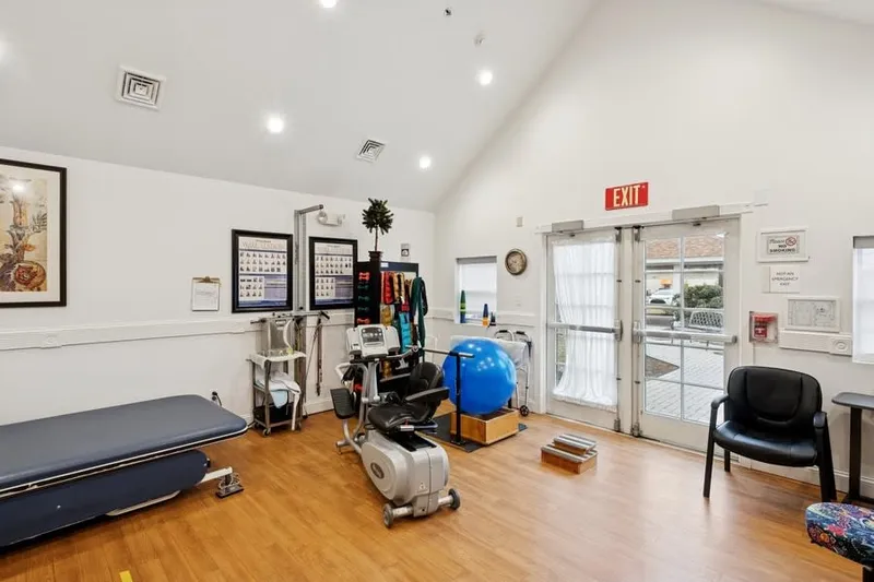 Tiffany Court at Kingston photo 9