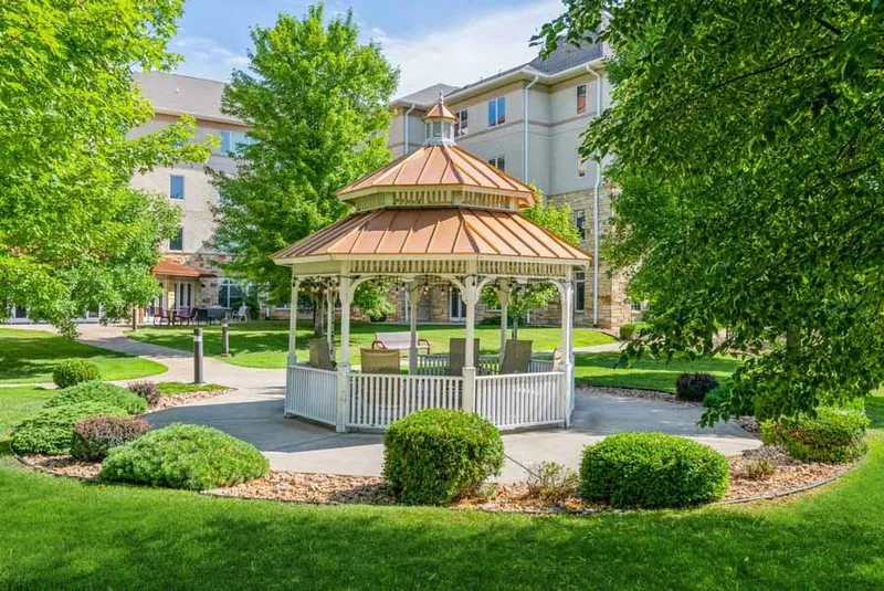 Wellstead Lodge and Place Senior Living - senior living in Rogers, Minnesota - photo 5