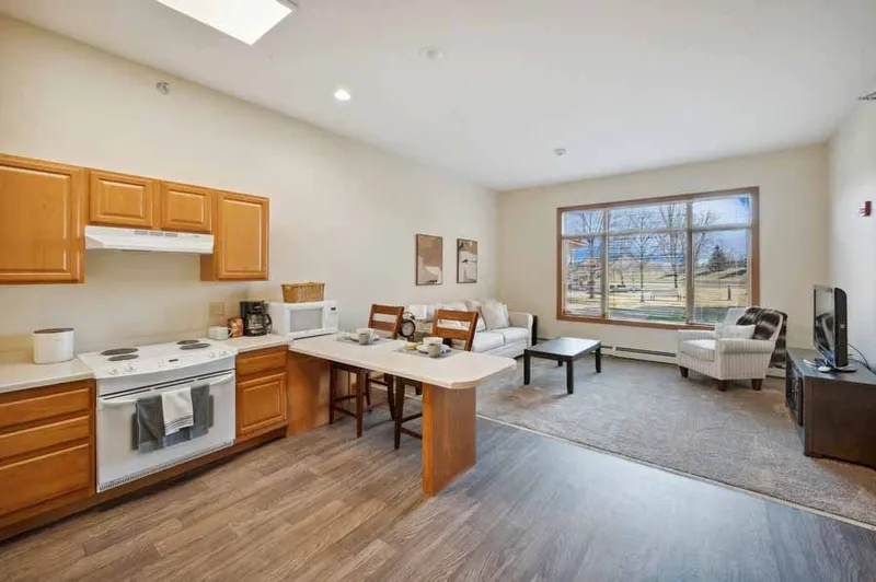 Wellstead Lodge and Place Senior Living - senior living in Rogers, Minnesota - photo 6