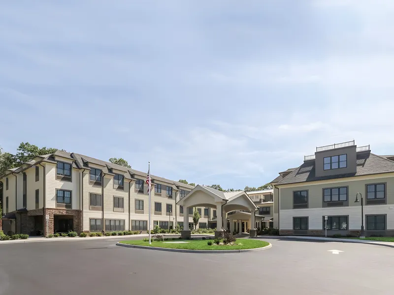 Whisper Woods of Smithtown photo 5