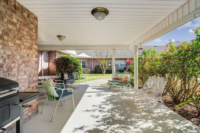 Winkler Court photo 7