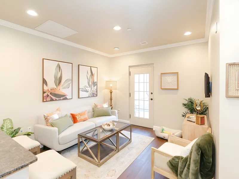 Worthington Manor photo 5